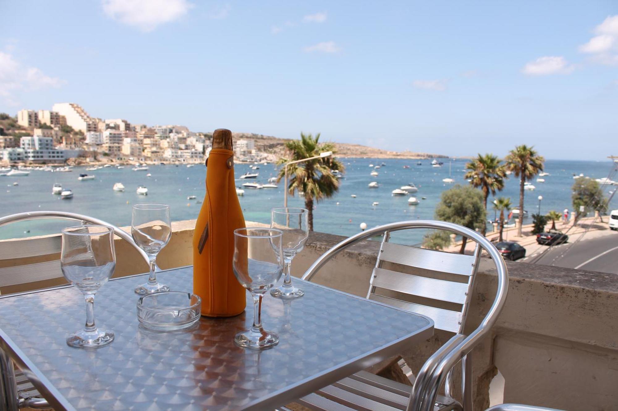 Blue Harbour 2 Bedroom Seafront Apartments With Stunning Seaviews - By Getawaysmalta St. Paul's Bay Exterior foto
