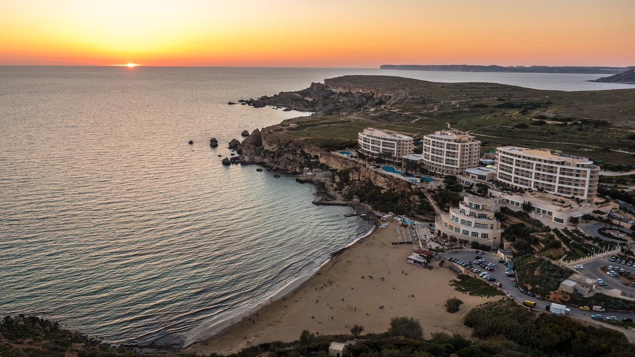 Blue Harbour 2 Bedroom Seafront Apartments With Stunning Seaviews - By Getawaysmalta St. Paul's Bay Exterior foto